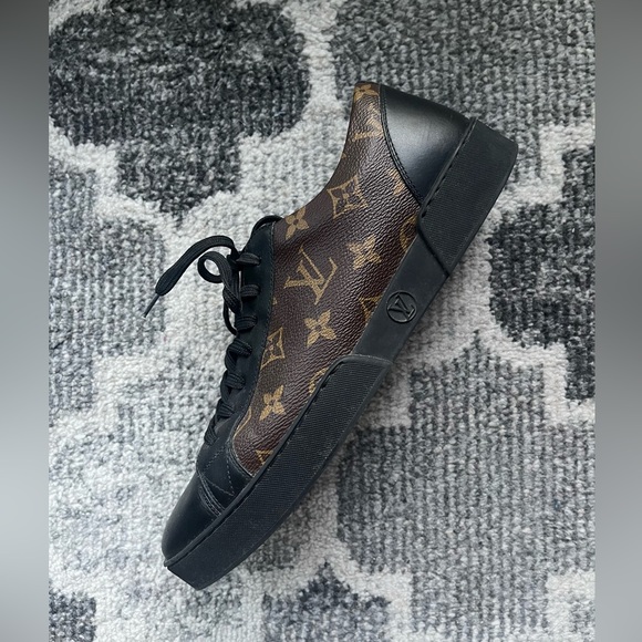 Louis Vuitton Sneakers - Picture 8 of 9